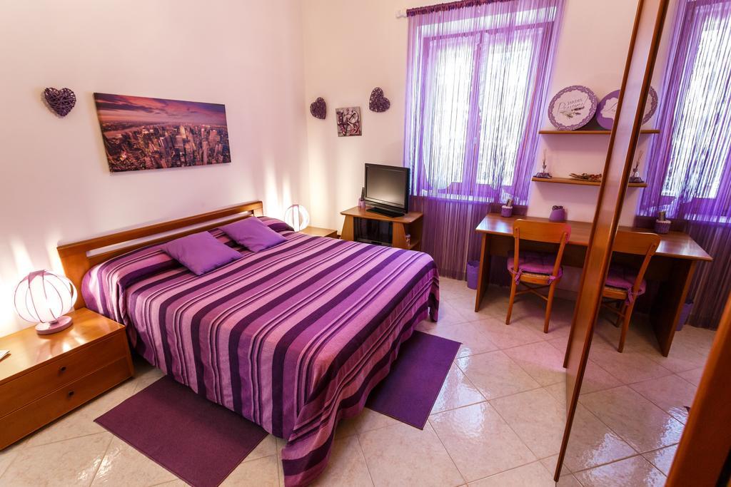 カルボーニア L'Aurora Viola Bed & Breakfast エクステリア 写真
