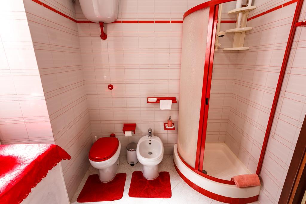 カルボーニア L'Aurora Viola Bed & Breakfast エクステリア 写真